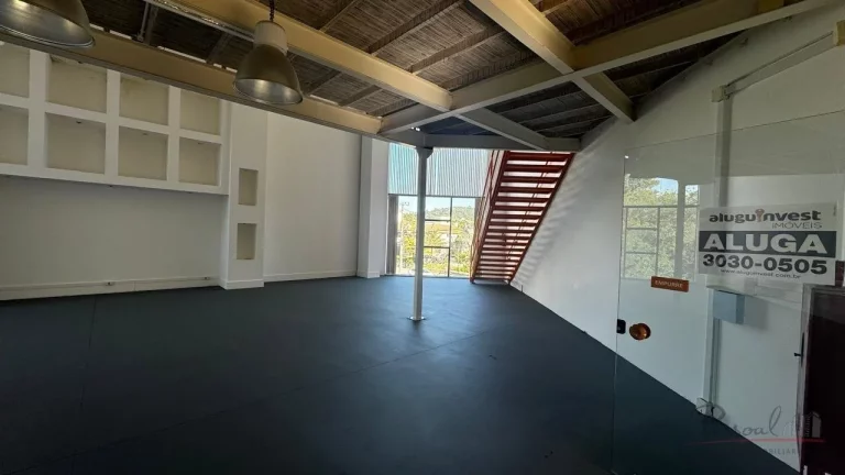 Imagem Sala comercial à venda na SC-401, Florianópolis, com *250 m² de área privativa. O imóvel é ide...