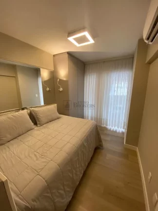 Imagem Apartamento com 4 dormitórios à venda em prédio Frente Mar no centro de Balneári