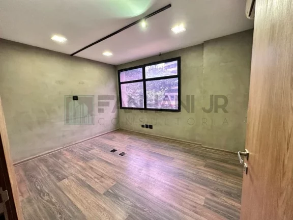 Imagem Sala Comercial em Condomínio para Locação na Vila Olímpia, São Paulo-SP: 4 salas, 2 vagas, 150m²!