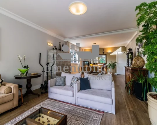 Imagem Apartamento com 220m², 3 quartos sendo 1 suíte e 2 vagas.