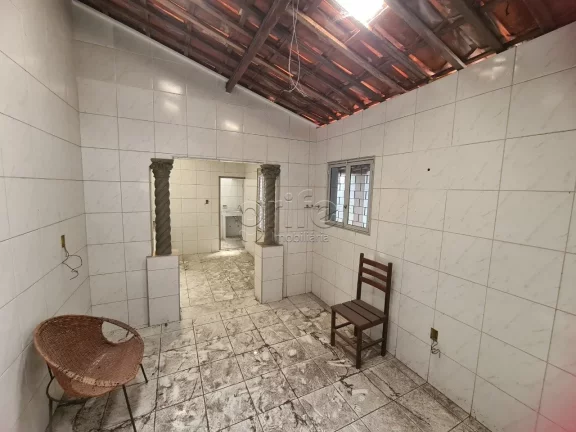 Imagem Excelente casa bem ventilada, em ótima localização na Parquelândia, próximo Av. Bezerra de Mene...