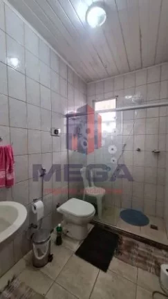 Imagem Excelente casa na região central de vila velha. Próxima a todo tipo de comercio. Situada em rua tra