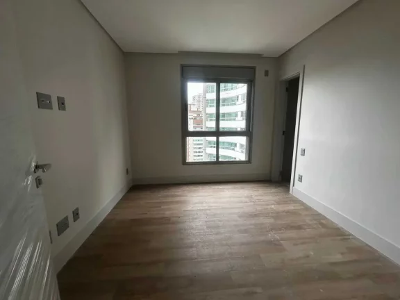 Imagem Apartamento de 3 suítes e 2 vagas de garagem no Centro de Itajaí