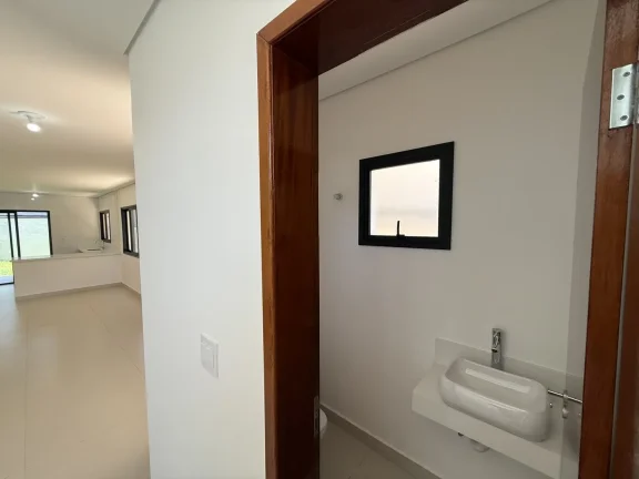Imagem Casa à Venda com 3 Dorm e 4 Vagas - Condomínio Nova Jaguari