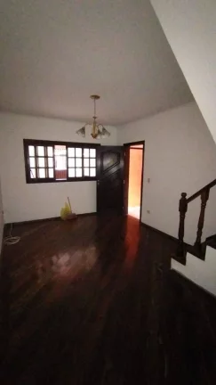 Imagem Sobrado com 3 dormitórios para alugar por R$ 2.248/mês - Cidade São Jorge - Santo André/SP