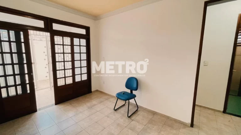 Imagem Ponto comercial 220m , 4 4, sendo 01 suíte, Sala para dois ambientes