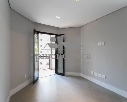 Imagem Apto de 142m² com excelente localização em Perdizes, com 3 quartos sendo 1 suite e 2 vagas.