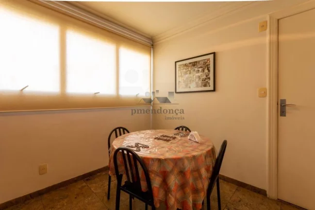 Imagem Apartamento amplo, com terraço, living para 02 ambientes espaçosos, sala de almoço, sala de TV, l...
