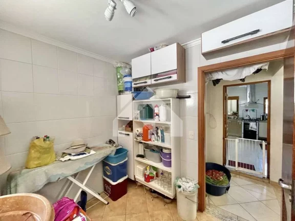 Imagem Casa de Condomínio em Chácara das Paineiras - Carapicuíba