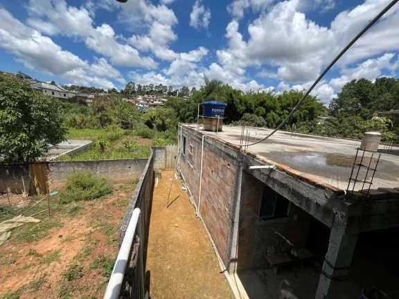 Imagem Duas Casas à venda no mesmo terreno em Pinheiro Grosso
