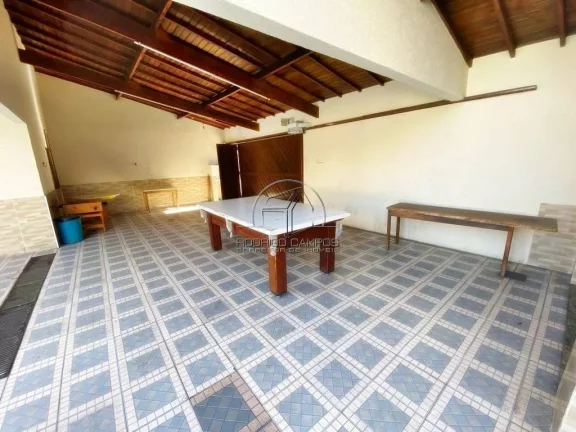 Imagem Espaçosa Casa Isolada à Venda no Ocian, Praia Grande - 4 Quartos e Piscina