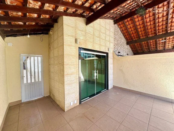 Imagem Casa com 3 dormitórios à venda, 112 m² por R$ 750.000,00 - Guilhermina - Praia Grande/SP