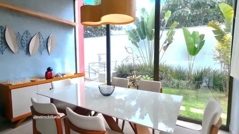 Imagem Casa ampla e espaçosa de 400m2 em terreno de 1.000m2 com muita área verde, luz natural e bem areja...