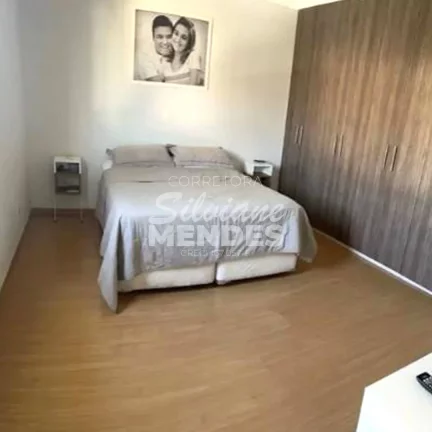 Imagem Maravilhoso Sobrado com 248 m² com 4 dorms no Cond. Jardim Portugal