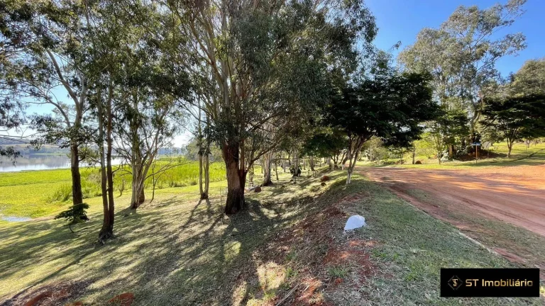 Imagem Lindo terreno de 1.000m² - Condomínio com Acesso a Represa em Atibaia/SP!