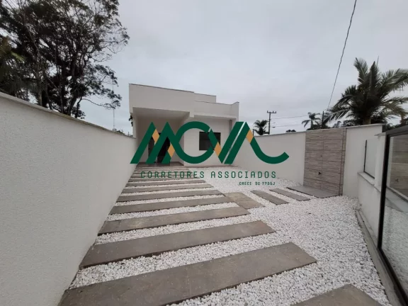 Imagem Casa com Piscina em Itapoá, 3 quartos sendo 1 suíte, pertinho da praia!