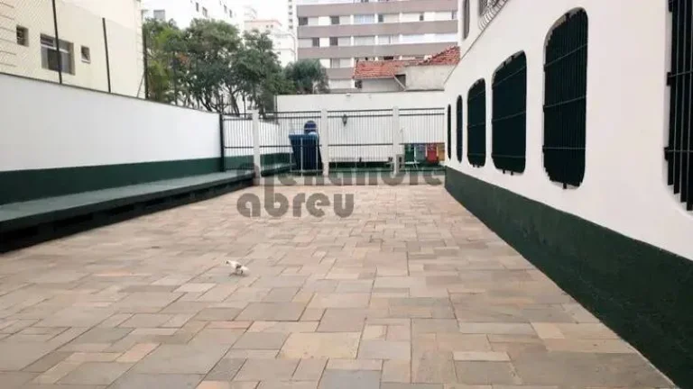 Imagem Apartamento reformado com 2 dormitórios em Moema à venda
