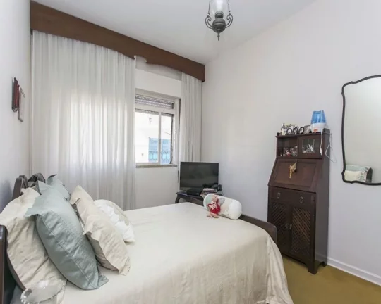 Imagem Apartamento amplo, living para 2 ambientes com piso de tacos, 03 dormitórios com piso de tacos e ar...