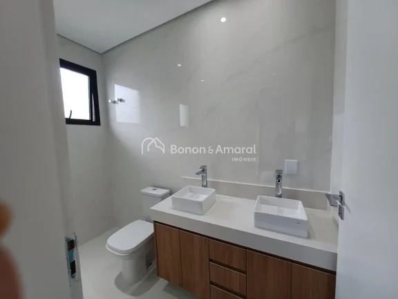 Imagem Esta linda residência combina elegância e conforto em um projeto com ambientes integrados e acabam...