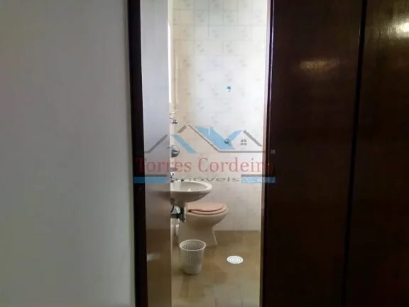 Imagem Sobrado com 3 Quartos e 2 vagas para Alugar residencial ou comercial
