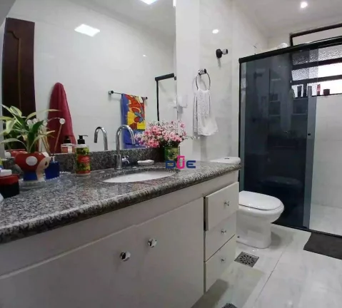 Imagem Casa com 6 dormitórios à venda, 268 m² por R$ 1.200.000 - Embaré - Santos/SP