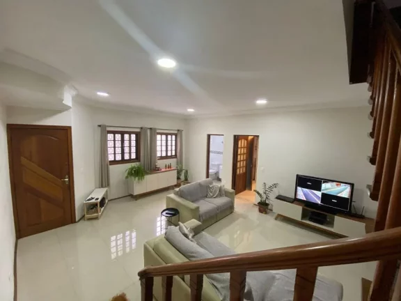 Imagem Sobrado com 2 dormitórios à venda, 190 m² por R$ 600.000,00 - Jardim Estela - Poá/SP
