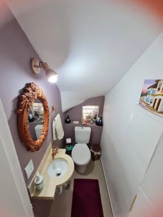 Imagem Sobrado semi geminado 98 m², 3 dorm / 1 suíte, gourmet, ótima localização!