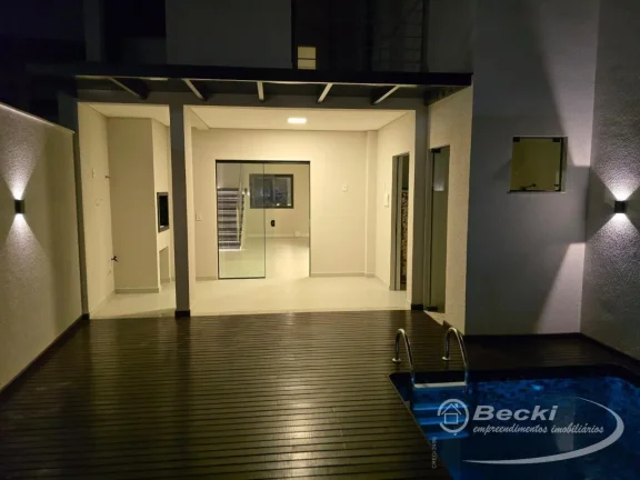 Imagem Casa Alto Padrão Geminada no bairro América - Joinville