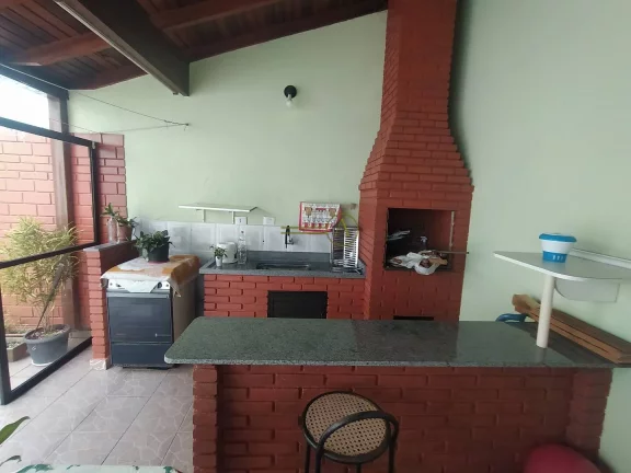Imagem Casa com 3 dorms (2 suítes) a 700m da Praia à venda em Peruíbe
