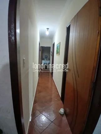 Imagem Ótima Casa no Conjunto Maria Cecília: 3 Dormitórios, 1 Suíte, 8 Placas Solares e 174m² de Construção em Terreno de 200m² – Aproveite essa Oportunidade!