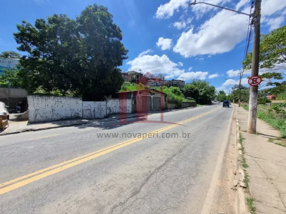 Imagem Casa comercial à venda no Centro de Franco da Rocha-SP: 3 quartos, 3 salas, 4 vagas de garagem, 119,78 m².