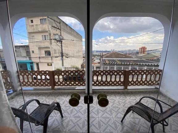 Imagem Sobrado com Design Funcional e Espaços Bem Distribuídos – Jardim Eliane