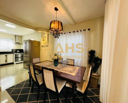 Imagem Sobrado Averbado, aceita financiamento, com 1 suíte e 3 quartos, 2 vagas de garagem à venda no bai...