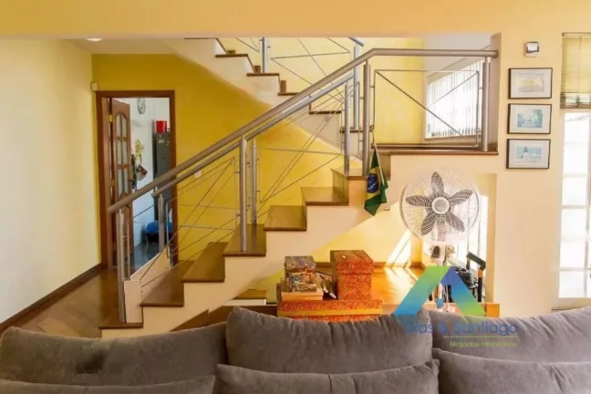 Imagem Linda casa à venda com 262m², próximo ao metrô Praça da Arvore e Saúde.