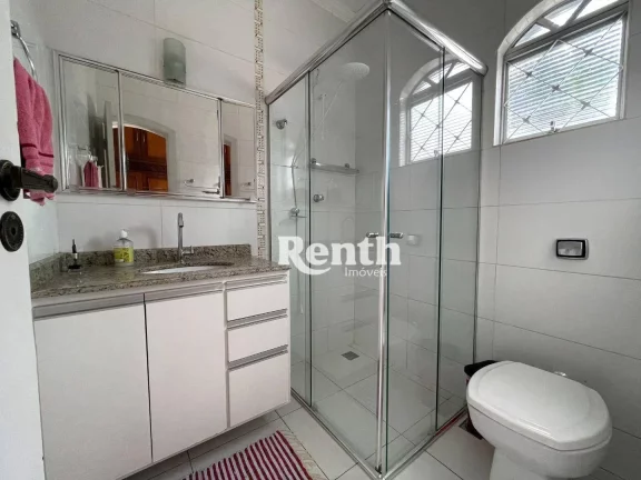 Imagem Casa com 3 dormitórios (2 suítes), por R$ 850.000 - Santana - Rio Claro/SP
