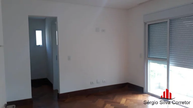 Imagem Casa com 05 Suítes à Venda, em Condomínio Fechado em Campos do Jordão SP.