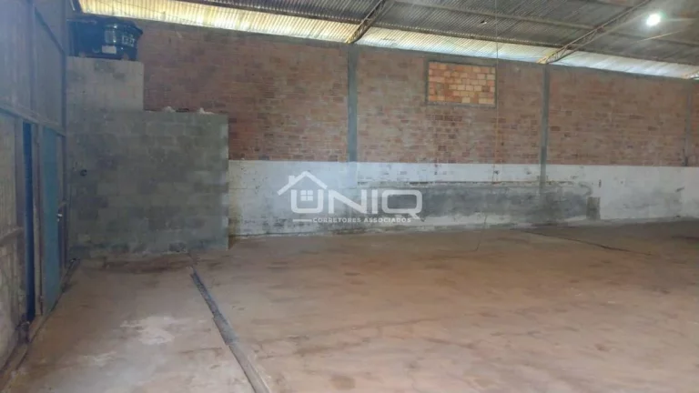 Imagem Casa e Barracão com Escritorio Saida Coronel Vivida