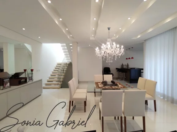 Imagem Imóvel de luxo: Casa em condomínio à venda em Valinhos-SP, Condomínio Zürich Dorf - 4 quartos, 4 suítes, 3 salas, 6 banheiros, 6 vagas, 580m².