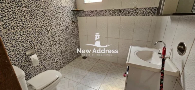 Imagem Sítio com 20.000m² e Casa Charmosa de 140m², 2 Quartos, 2 Tanques de Peixe e Área de Plantação Extensa. Ideal para quem busca tranquilidade e produtividade.