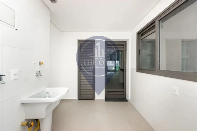 Imagem Imperdível apartamento à venda em Pinheiros, São Paulo-SP: 3 quartos, 3 suítes, 2 salas, 4 banheiros, 130m² de área.
