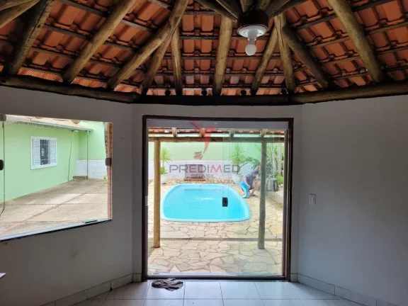 Imagem Vendo excelente Casa com 2 quartos e 2 banheiros, na Estância Turística de São Pedro – SP