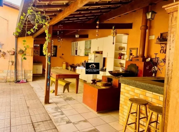 Imagem Luxuosa Casa à Venda em Belo Horizonte - Santa Amélia: 3 Quartos, 1 Suíte, 3 Salas, 3 Banheiros, 3 Vagas, 272m².