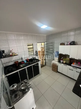 Imagem Imóvel com Duas Casas Independentes em Candeias - Imperdível