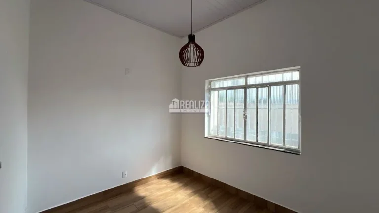 Imagem Encantadora casa de 4 dormitórios no bairro Estados Unidos em Uberaba