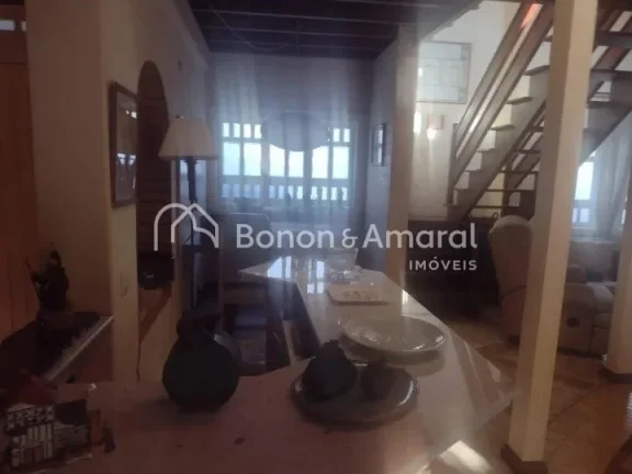 Imagem Este sobrado de 390m² de área construída, está bem dividido em 4 quartos, sendo 2 suítes com cl...