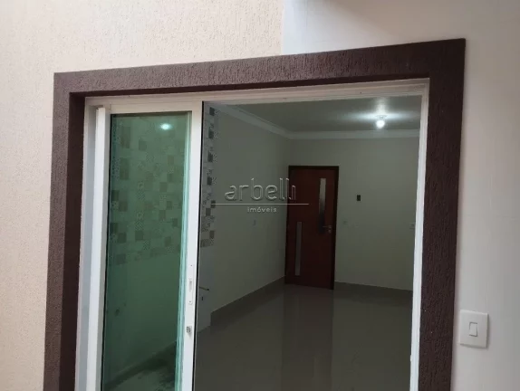 Imagem Sobrado com 170 metros quadrados, 3 dormitórios sendo os três suítes, sendo uma com varanda, ampl...