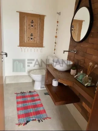 Imagem Venha viver o paraíso na Praia do Curral, em Ilhabela, em uma linda casa em condomínio de alto padrão, localizada ao lado do renomado hotel DPNY. Com