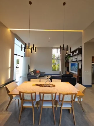 Imagem A 5ª Avenida imóveis selecionou essa Casa Moderna e Térrea no Condomínio Vida Marina em Busca Vida, 3 Suítes, Piscina c/ Cascata e Área Gourmet: