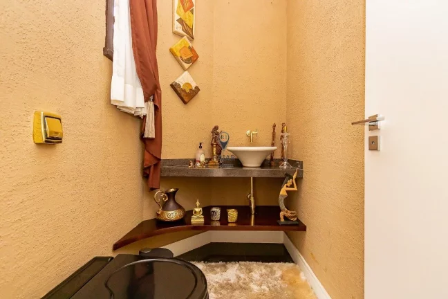 Imagem Casa de Alto Padrão "Mobiliada"
Com quatro quartos, duas suítes com hidro, espaço gour... Imagem Casa de Alto Padrão "Mobiliada"
Com quatro quartos, duas suítes com hidro, espaço gour...