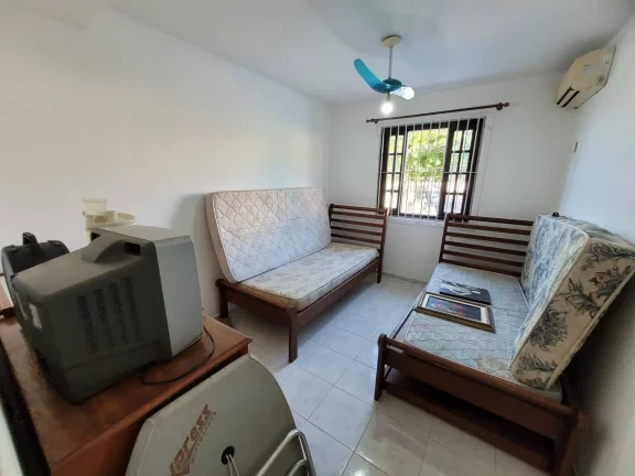 Imagem Excelente casa no centro de Maricá